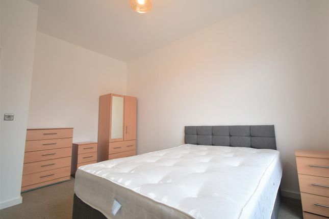 20 Forest Road, Feltham photo 5