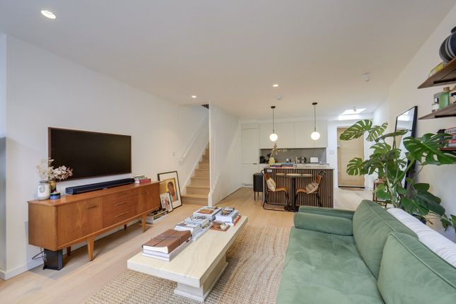 End terrace house for sale in Lamington Mews, Catford, London