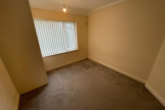 67, Nunts Park Avenue, Coventry photo 5