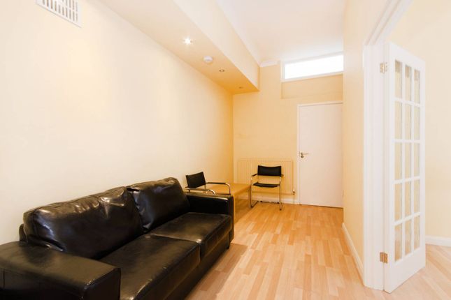 Thumbnail Flat to rent in Cornwall Gardens, South Kensington, London