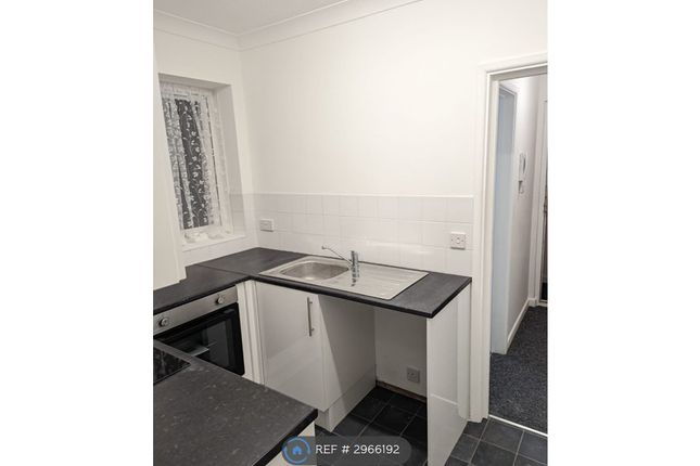 Flat, Albert Road, Poole photo 5