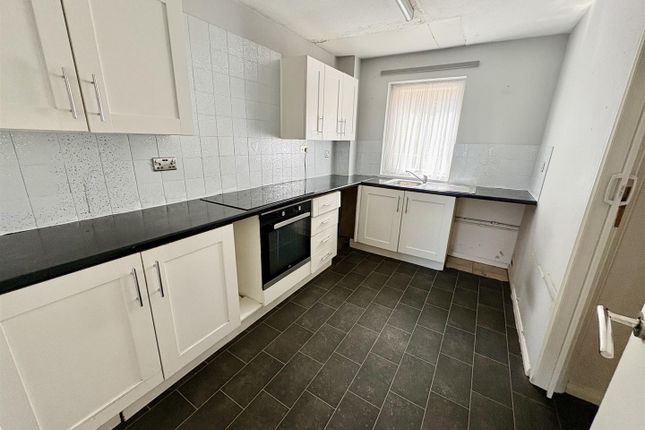 36, Lessingham, Peterborough photo 2