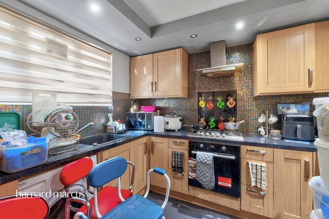 Flat 5, Adam Court, Opal Street, London photo 4