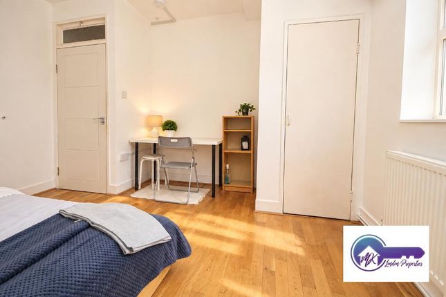 Flat 51, Clarence Way, London photo 5