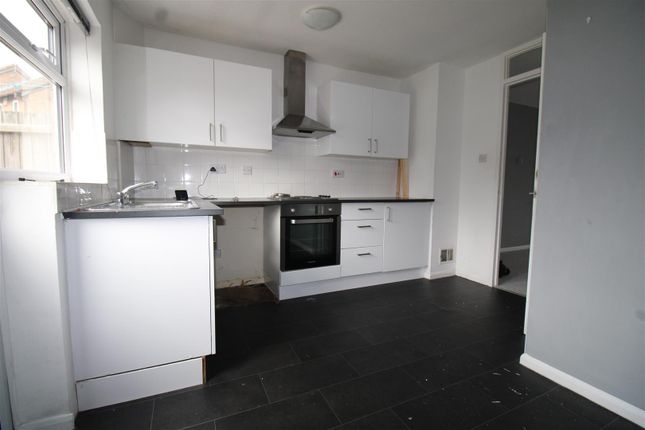 42, Campbell Drive, Peterborough photo 3