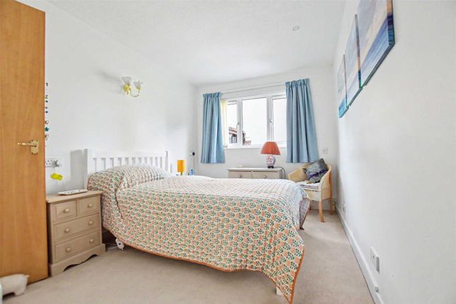 48, Adams Way, Hampshire photo 4