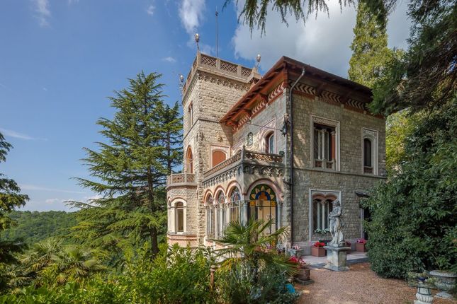 Thumbnail Villa for sale in Via Fincarà, 15, 21100 Varese Va, Italy
