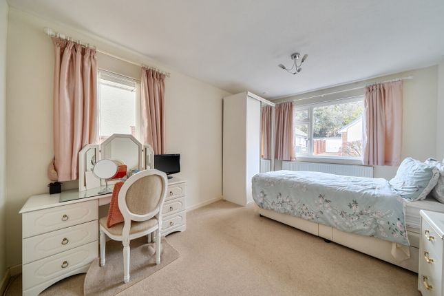 12, St Lawrence Crescent, Devon photo 4