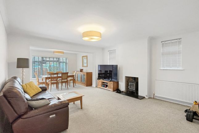 7, Hazelwood Crescent, Clacton-on-Sea photo 3