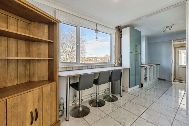 17, Byron Avenue, Devon photo 5