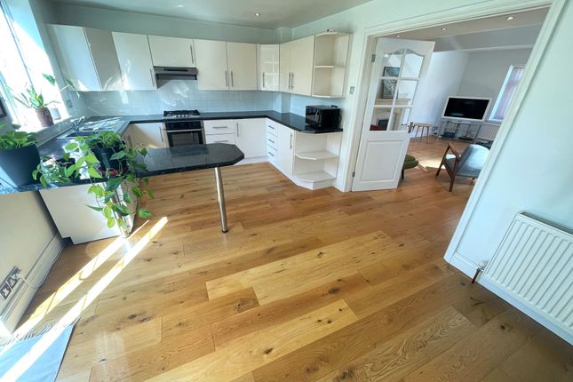1 Woodlands Court, Knutsford photo 2