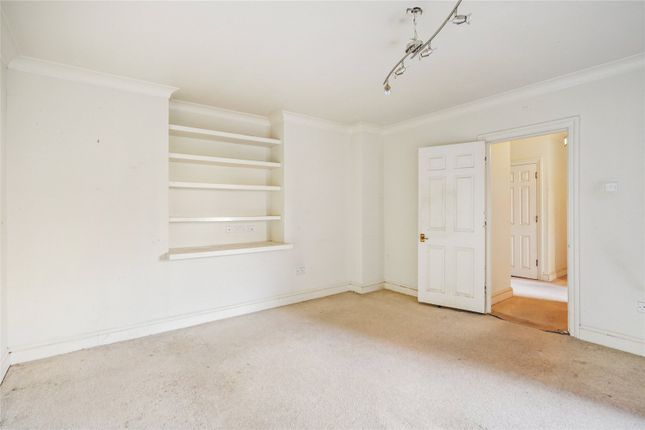 Flat 11,, Thornbury Court, London photo 2