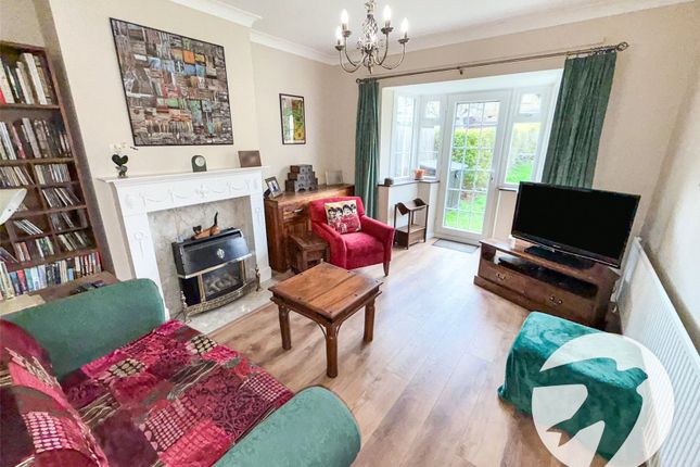 14, Milne Gardens, London photo 4