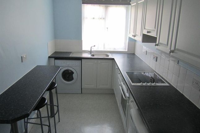 Flat to rent in Buckingham Close, Hornchurch