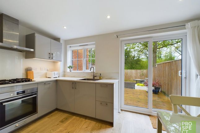 11, Sen Close, Bracknell photo 4