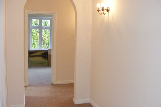 Flat to rent in Imber Close, Esher