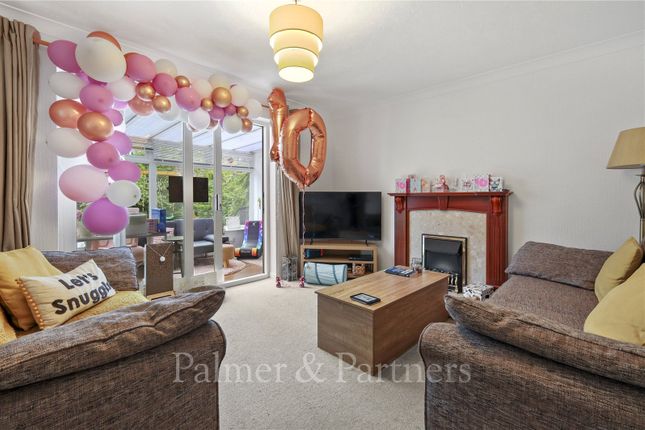 11, Briarwood End, Colchester photo 2