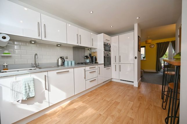 25, Foundry Gate, Barnsley photo 4