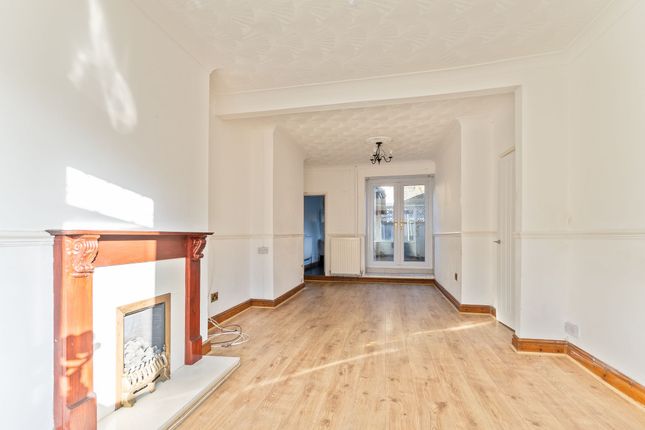 16 Risca Road, Newport photo 3