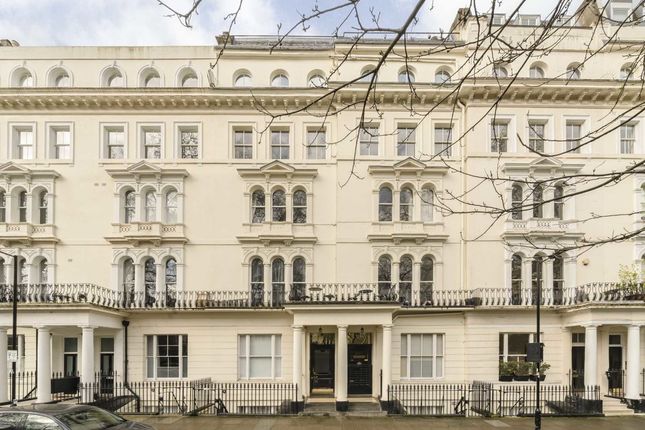 Flat to rent in Kensington Gardens Square, London