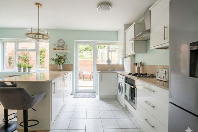 86, Worcester Crescent, Mill Hill, NW7, London photo 4