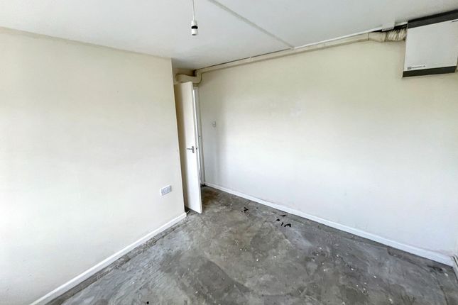 233 Henson Park, Somerset photo 5