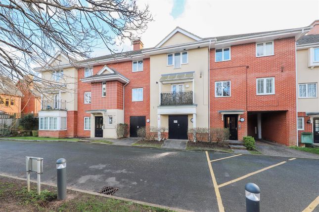 Thumbnail Flat for sale in Aitken Close, Ruislip