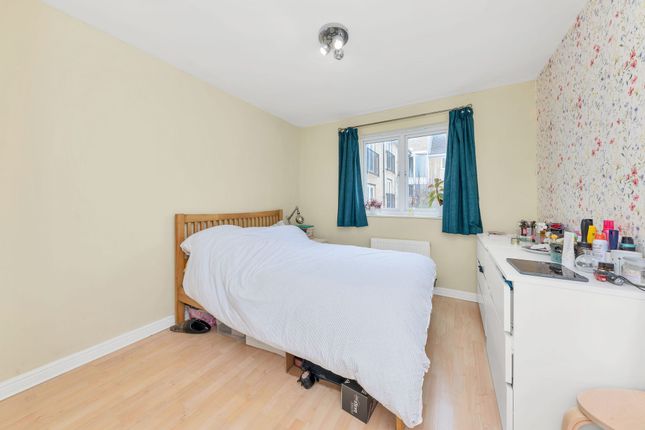 Flat for sale in Pippin Grove, Royston