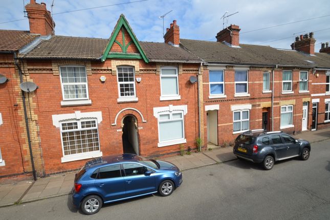 Thumbnail Terraced house to rent in Regent Street, Kettering, Northamptonshire