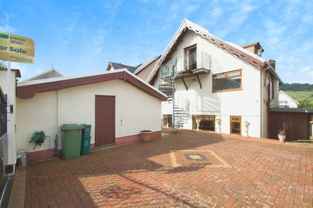 Copper Birch, The Avenue, PONTYPRIDD photo 2