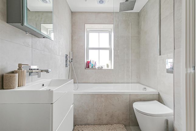 Flat 5 Imperial House, 8, Queens Road, Buckhurst Hill photo 4