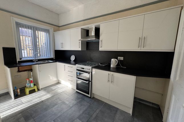 1a, DUCKWORTH GROVE, BRADFORD photo 5