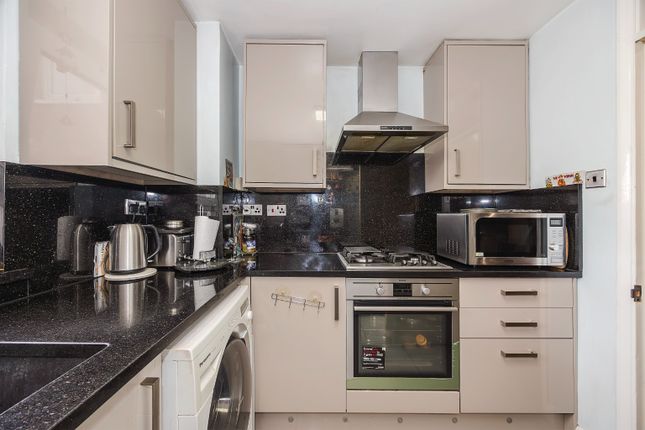 Flat for sale in Green Point, Water Lane, Stratford
