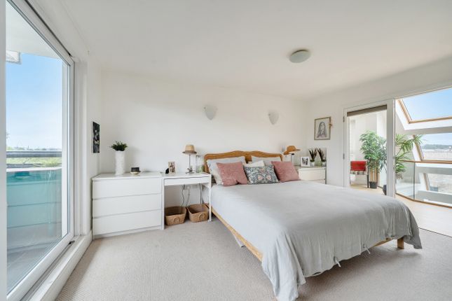 Flat 14, Beckenham Park Heights,, Melfield Gardens, London photo 4