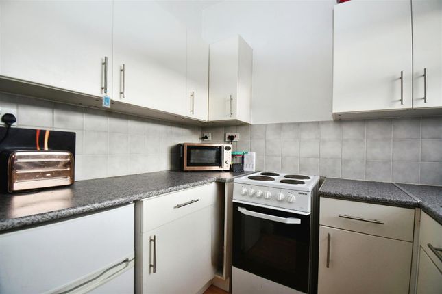 Flat for sale in Plimsoll Way, Hull