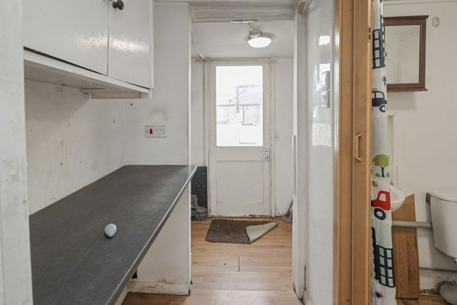 15-15A New Barn Street, Plaistow, London E13 8JZ photo 4