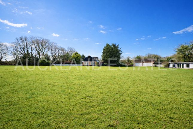 Little Acres, Foxes Lane, Brookmans Park photo 3