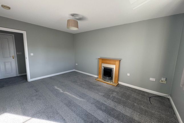 66, Woodhouse Close, Worksop photo 3