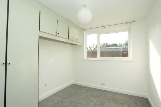 Hersham Road, Walton-on-Thames photo 4