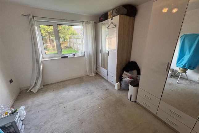 47, Glenrose Drive, Bradford photo 5