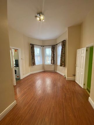 Flat 5, 55, Eastwood Road, Ilford photo 5