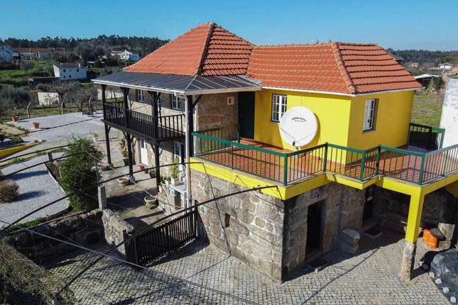 Thumbnail Detached house for sale in Espariz, Coimbra, Portugal