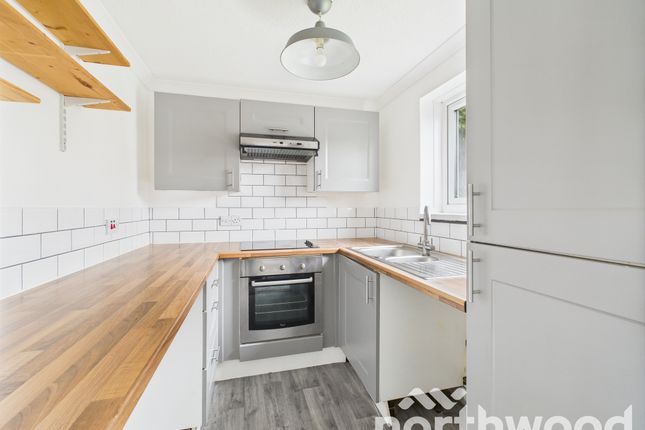 28A, Tennyson Road, Ashford photo 3