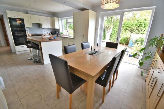 Ford Close, Ferndown photo 4