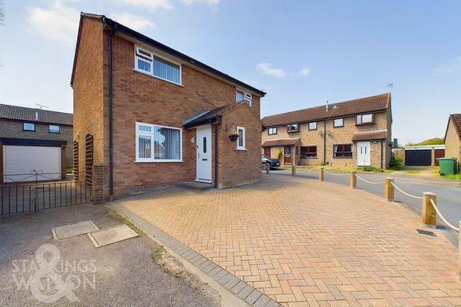 Thumbnail Detached house for sale in Lackford Close, Brundall, Norwich