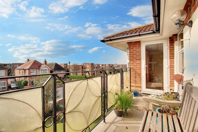 Flat for sale in West Avenue, Worthing