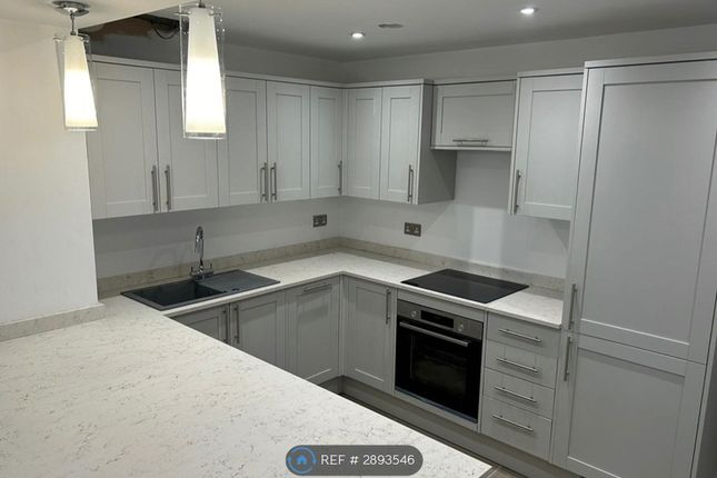 Flat, Craigmore Hall Crowborough Hill, Crowborough photo 2
