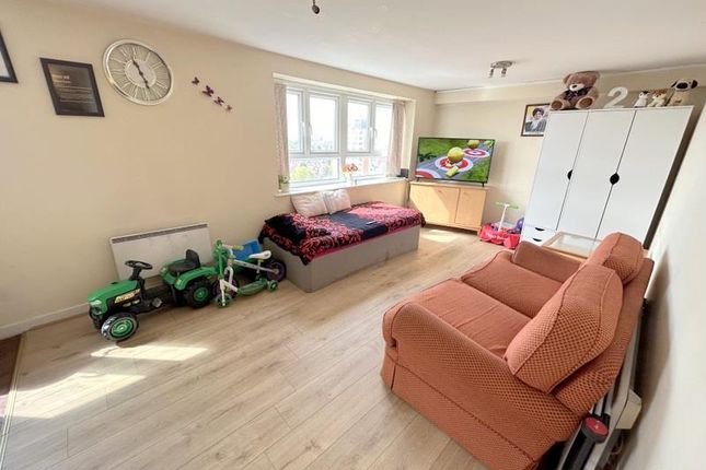 1105, City View, Highclere Avenue photo 5