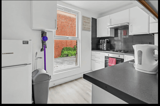 24b, Pennard Road, LONDON photo 5