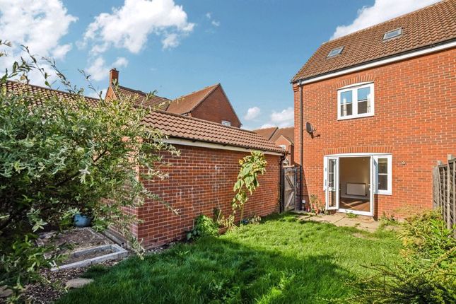 4, Pedley Way, Bedford photo 3